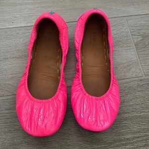 Tieks Size 8 Neon Pop Pink ballet flats
